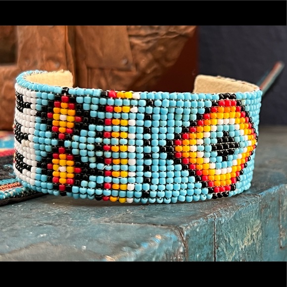 Native American Beaded Bracelet - Picture 7 of 13